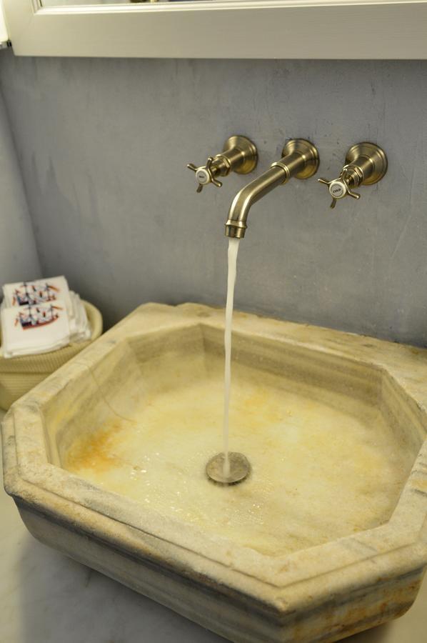 1880 Luxury Apartments イドラ エクステリア 写真